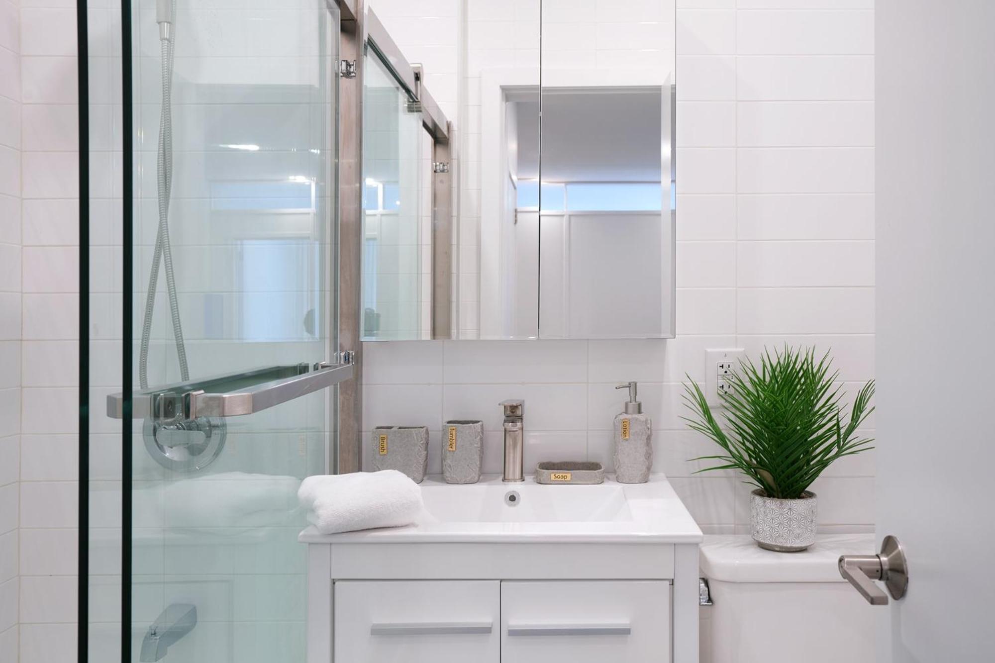 444-2c Beautiful 1br Midtown West Pangsapuri